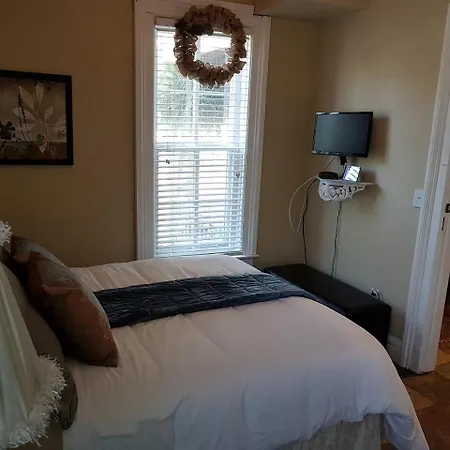 Hellemsfield Inn & Bed And Breakfast-2