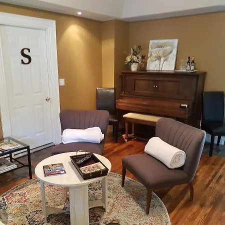 Hellemsfield Inn & Bed And Breakfast-3